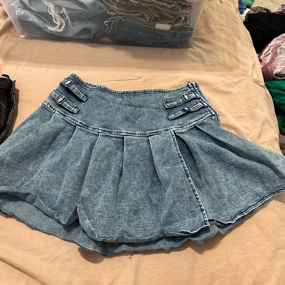DENIM PLEATED SKIRT